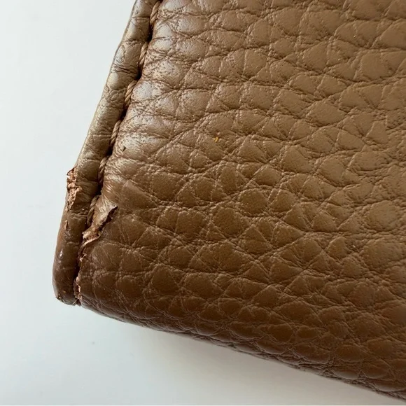 GUESS Glossy Black Shoulder Bag & Floral G-Logo Wallet Bundle - Picture 13 of 15